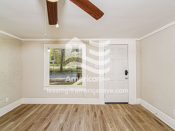 772697_003_living_room_3.jpg