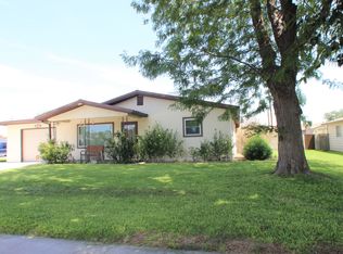 2210 Mountain View Dr, Carlsbad, NM 88220