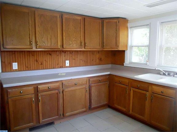 3rd image of 88 W Dawson Dr