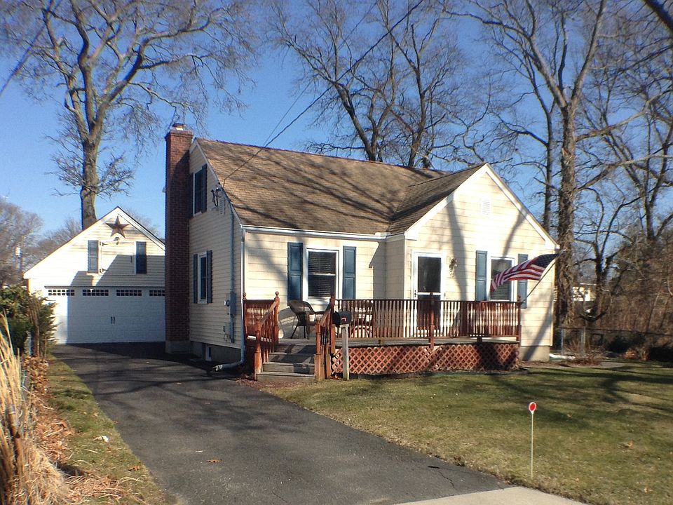 1st image of 35 Benjamin Ave