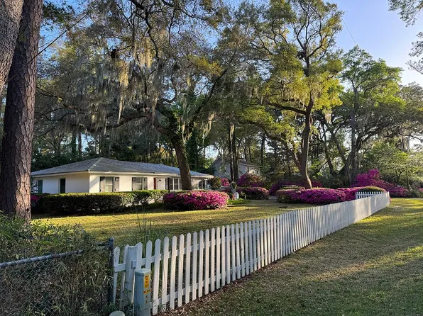 7 Palmetto Beach Ln, Bluffton, SC 29910