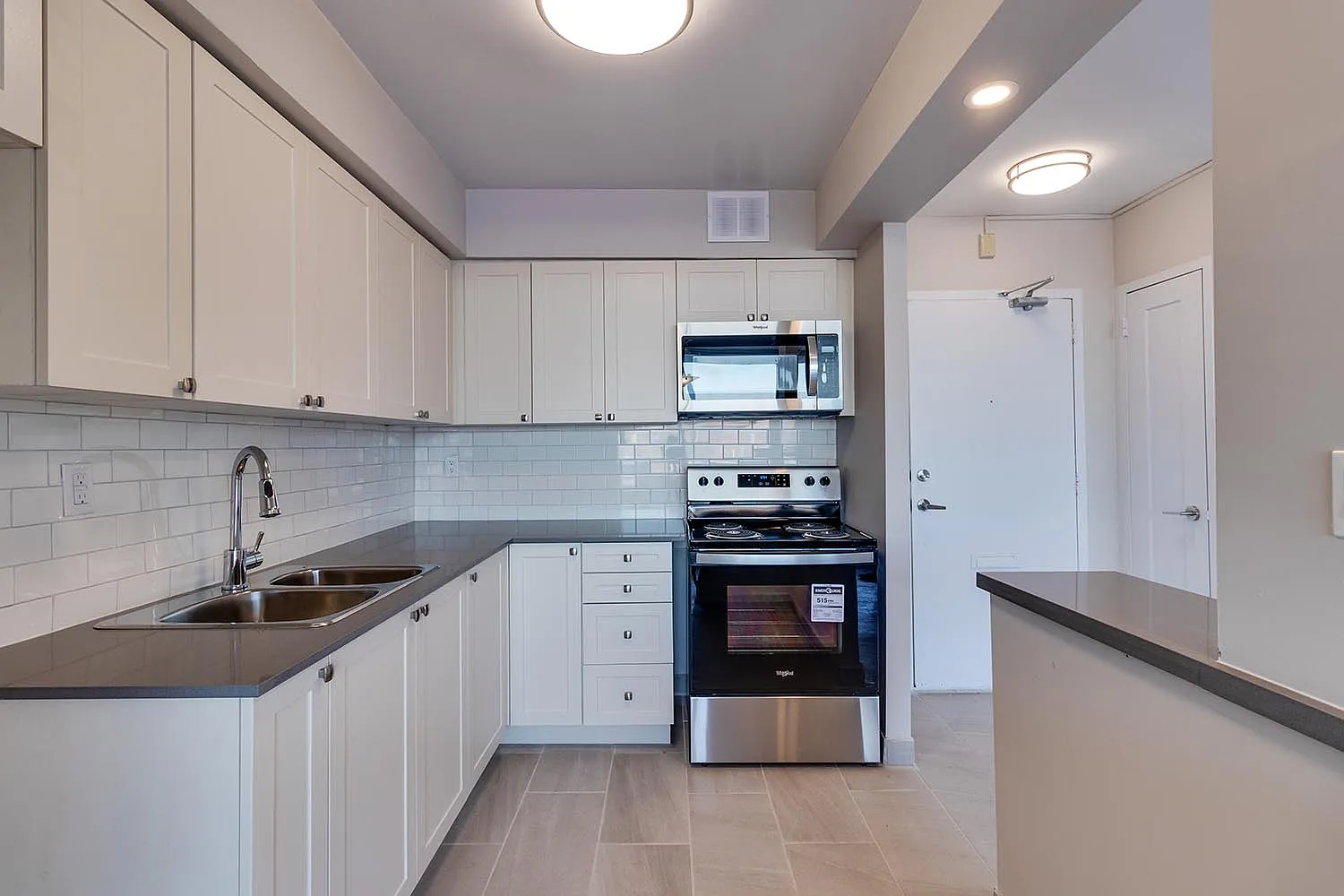 Valleyview Towers — Photo 2