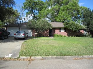 312 32nd St, Nederland, TX 77627