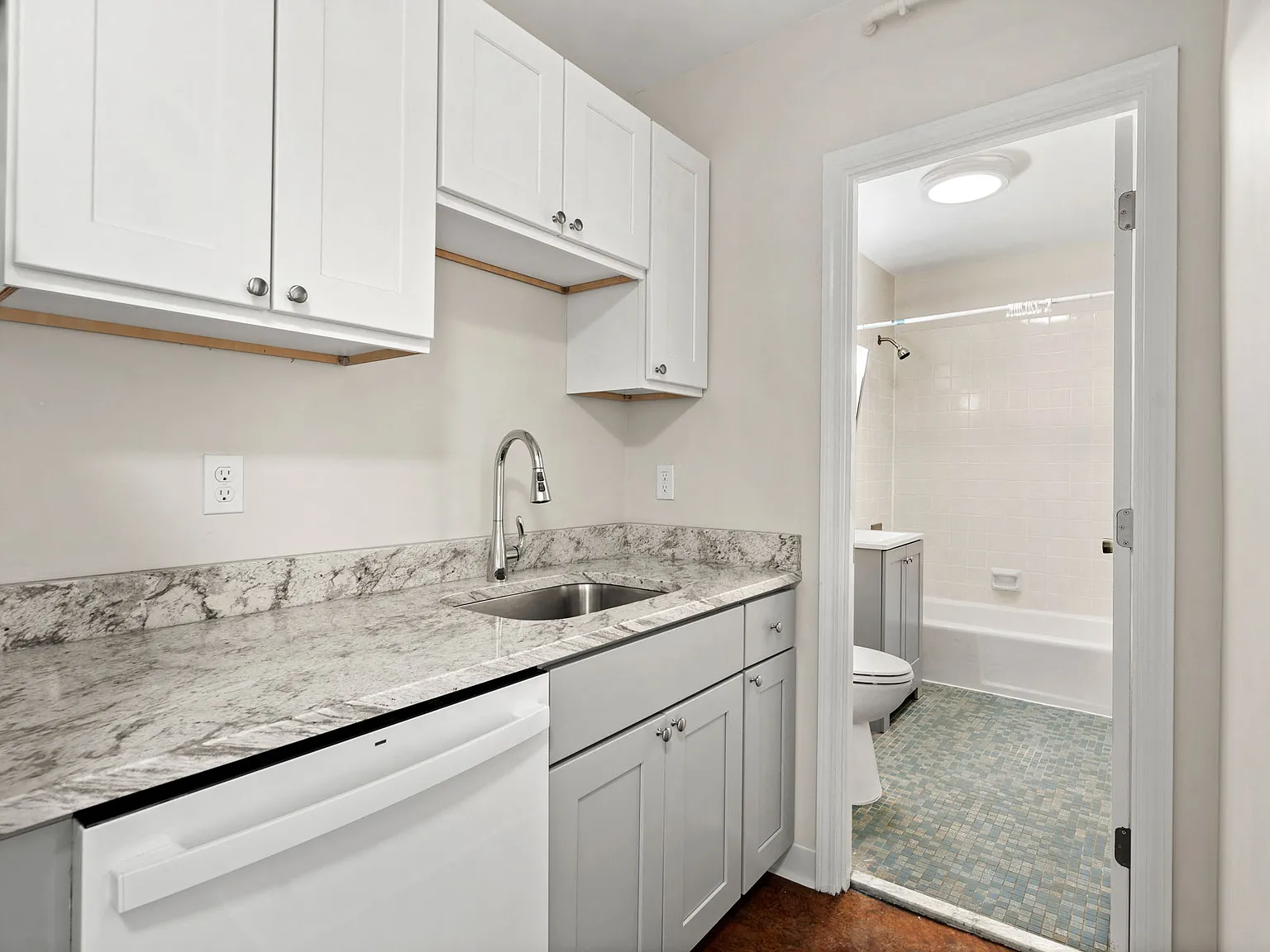 784 Main St — Photo 2