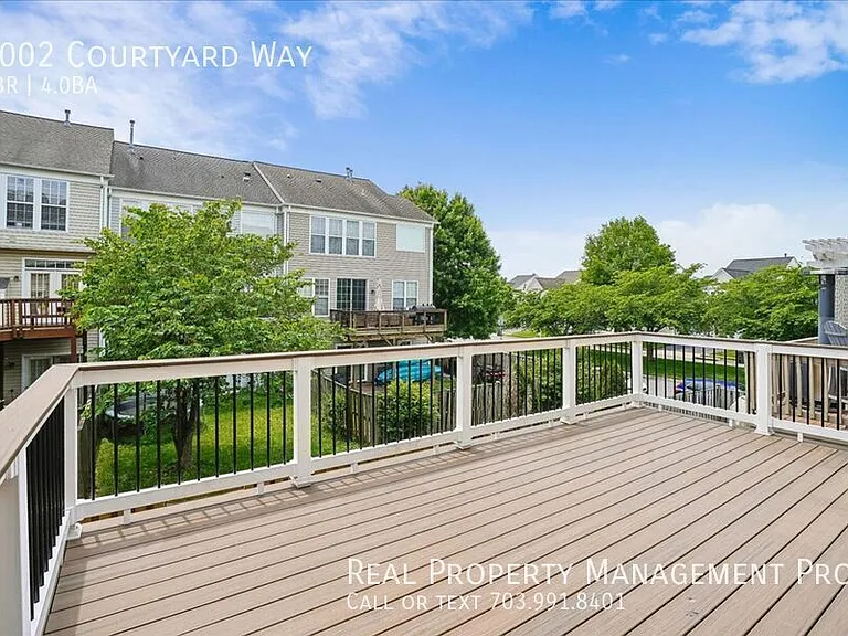 7002 Courtyard Way — Photo 3