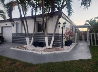 Weitzer Serena Lakes West, Miami, FL 33177