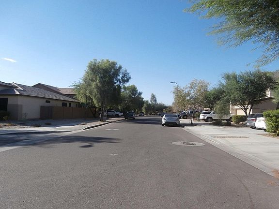 4th image of 2910 S 89th Dr