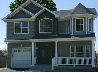 11 Nevada St, Syosset, NY 11791