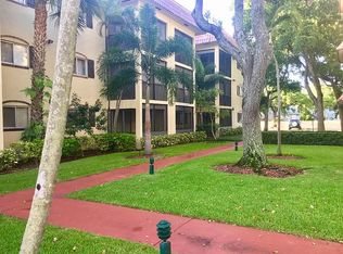 257 S Cypress Rd APT 415, Pompano Beach, FL 33069