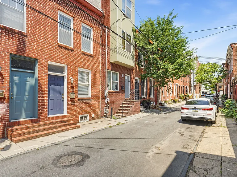 928 N Bambrey St — Photo 39