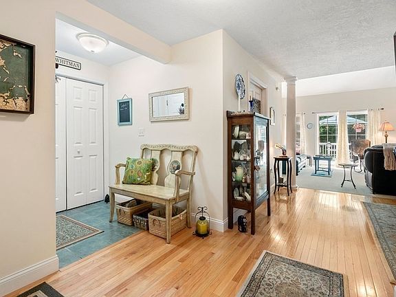 3rd image of 877 Auburnville Way APT M3