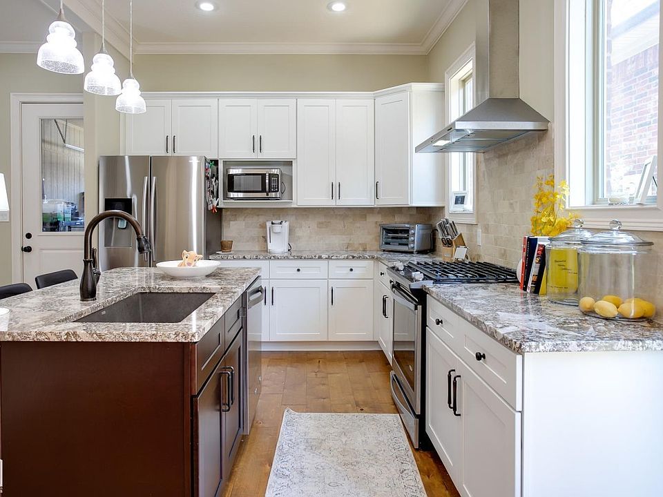 2nd image of 2820 Village Meadow Cv