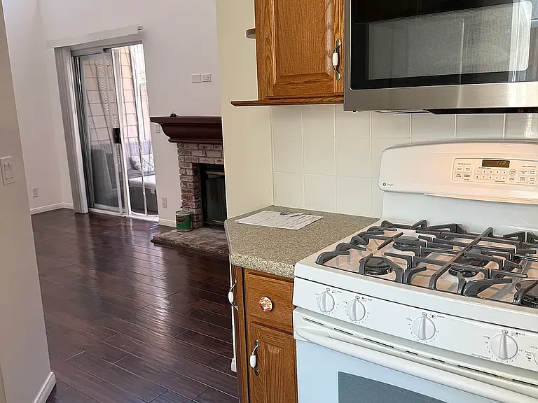 2748 Erringer Rd #10 — Photo 8