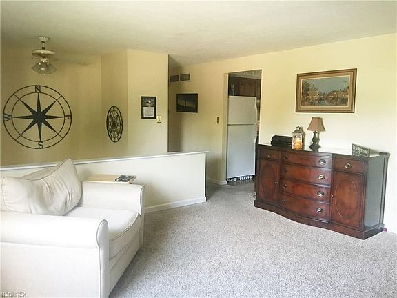 2nd image of 3607 Sutton Pl