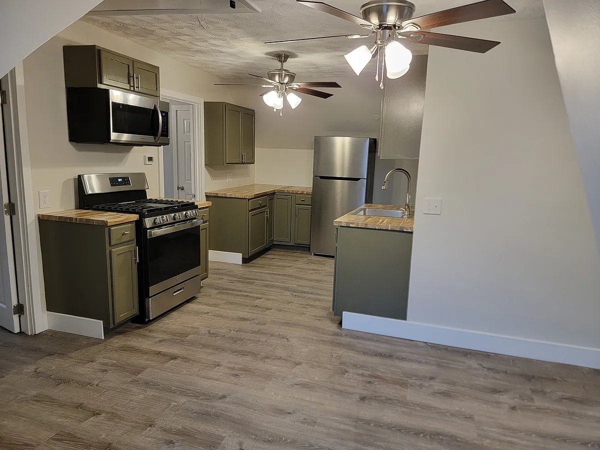Building Photo - 10 Hillhurst Ave #3