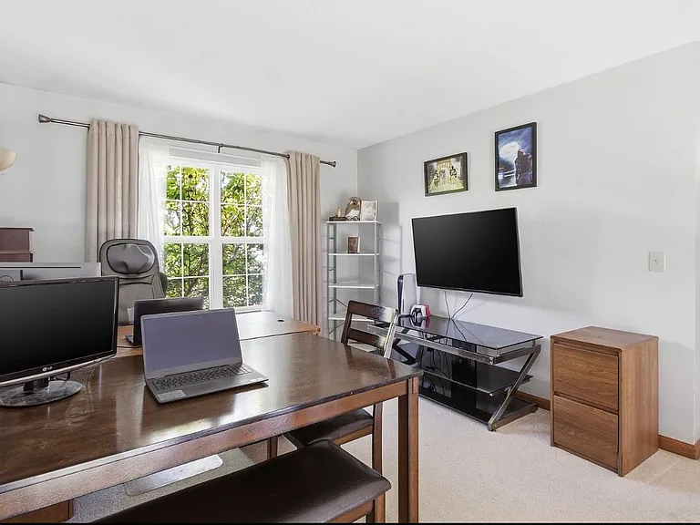 10032 Ironway Dr — Photo 7