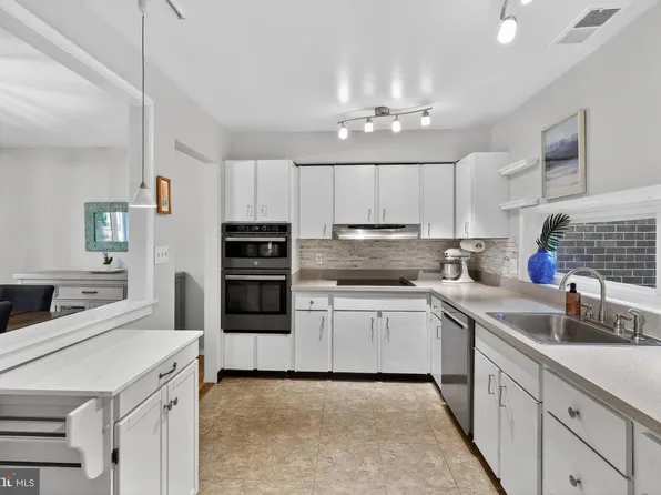 11519 Links Dr, Reston, VA 20190