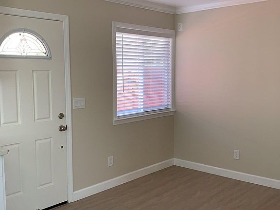 4th image of 954 Kintyre Way