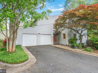 1000 Steeples Ct, Falls Church, VA 22046