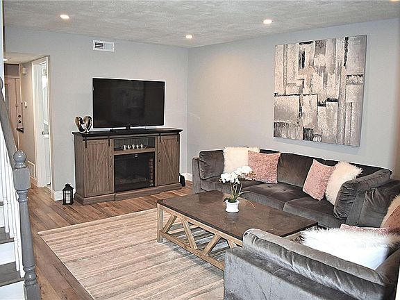 3rd image of 4236 Burnett Walk