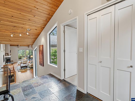 5th image of 3981 SW Fairhaven Ct