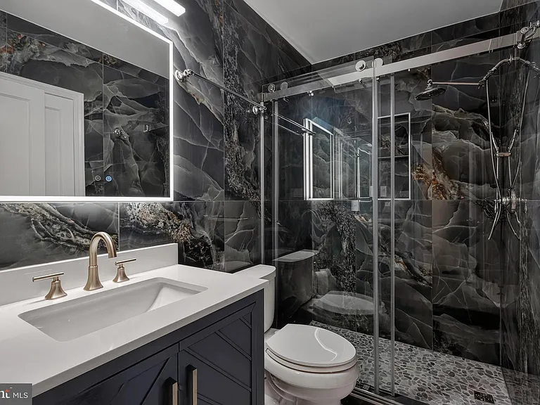 8023 Washington Ave — Photo 41