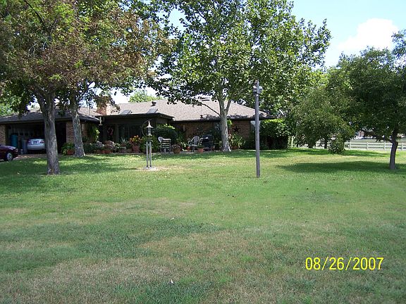 2nd image of 513 Vista Dr