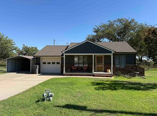 516 Canterbury Dr, Hays, KS 67601