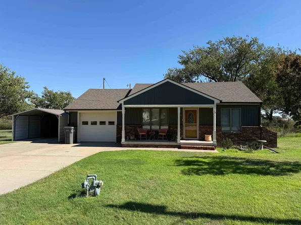 516 Canterbury Dr, Hays, KS 67601