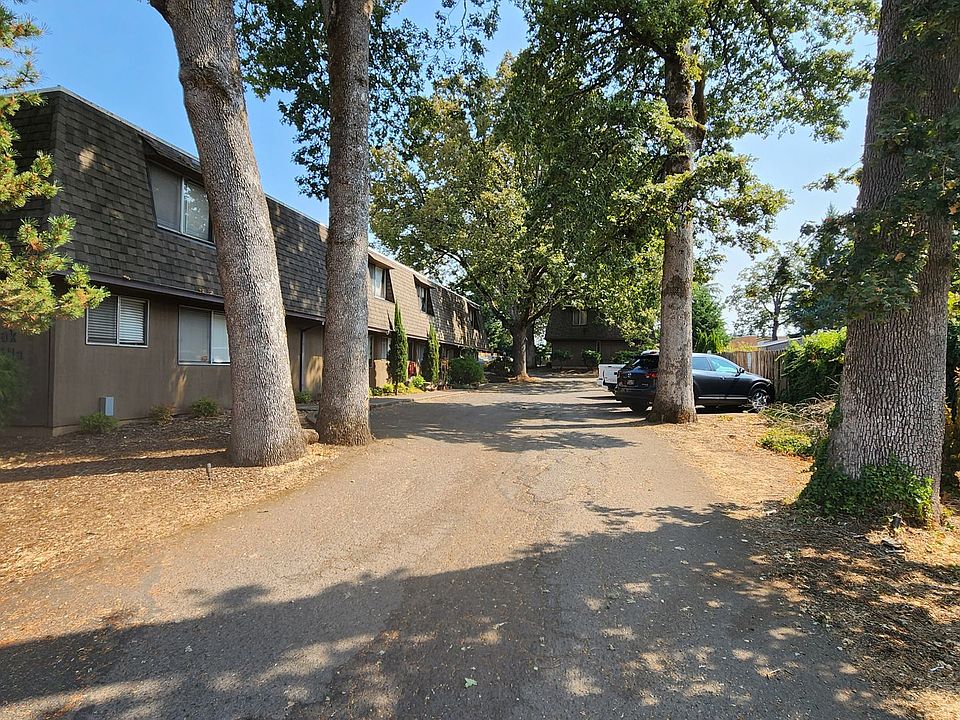 1st image of 14620 SE Woodland Way APT 2