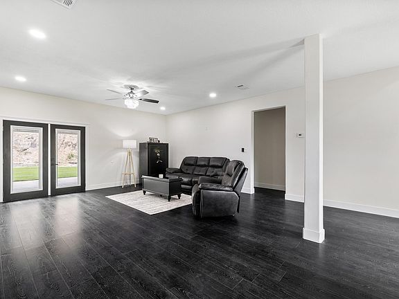 3rd image of 8937 Wingate Dr