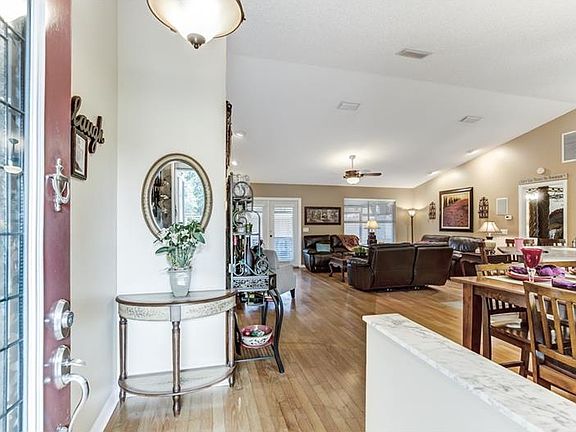 3rd image of 2710 Gables Dr