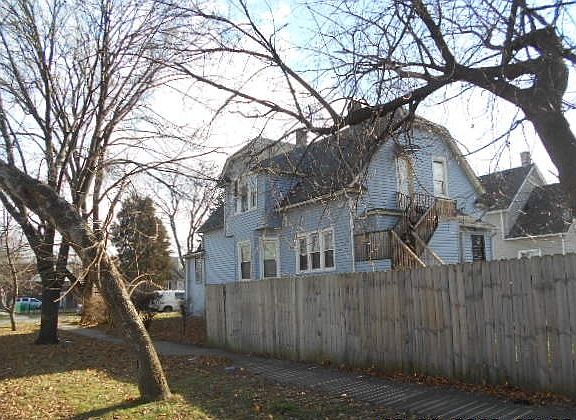 4th image of 202 S 12th Ave
