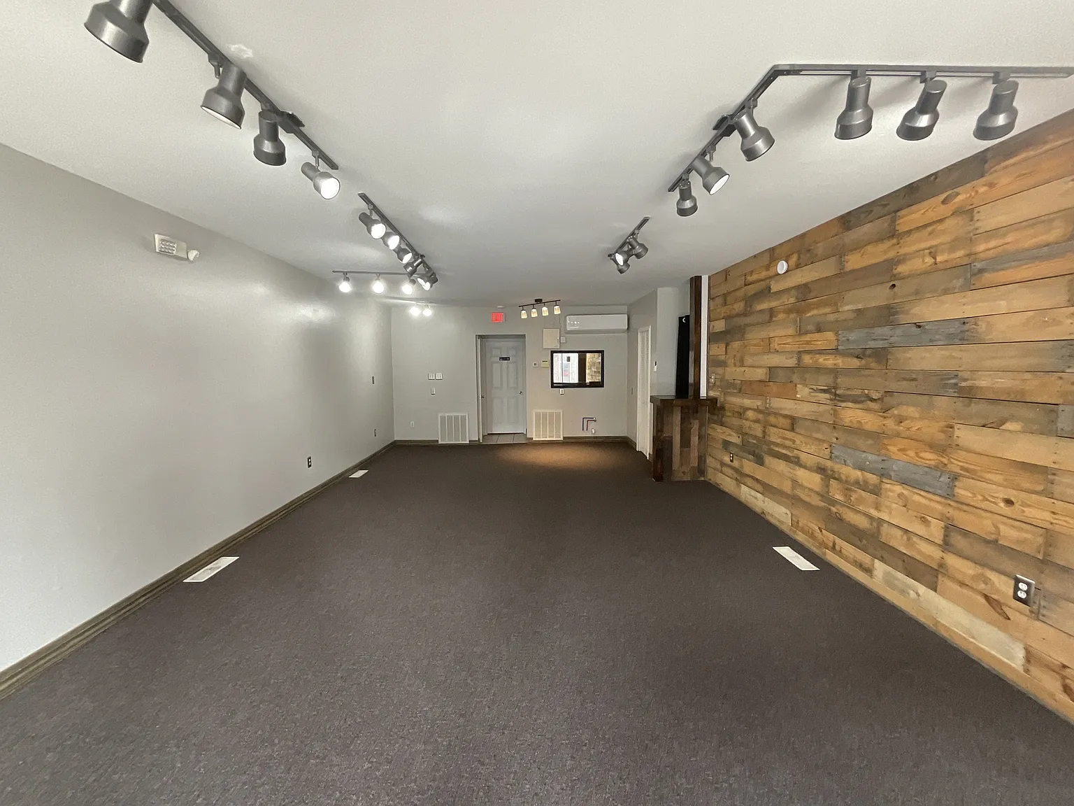 9 W King St, Shippensburg - 13 Retail — Photo 4