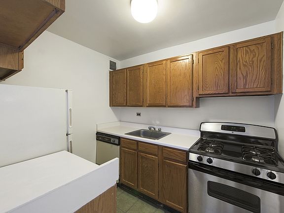 5th image of 77 Bleecker St APT 706