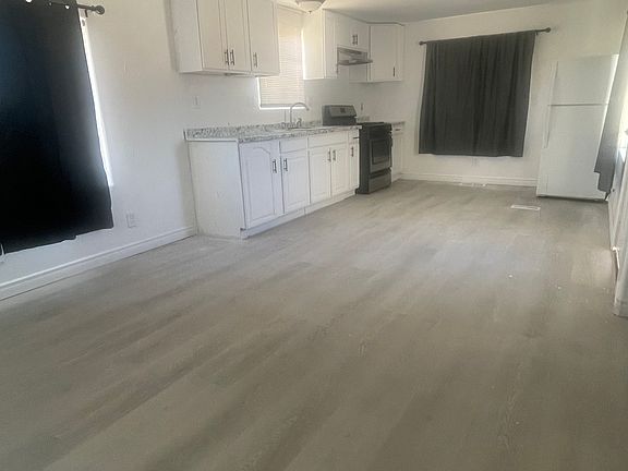 3rd image of 1336 W Iowa Ave