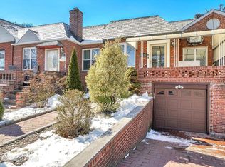 5810 81st St, Middle Village, NY 11379