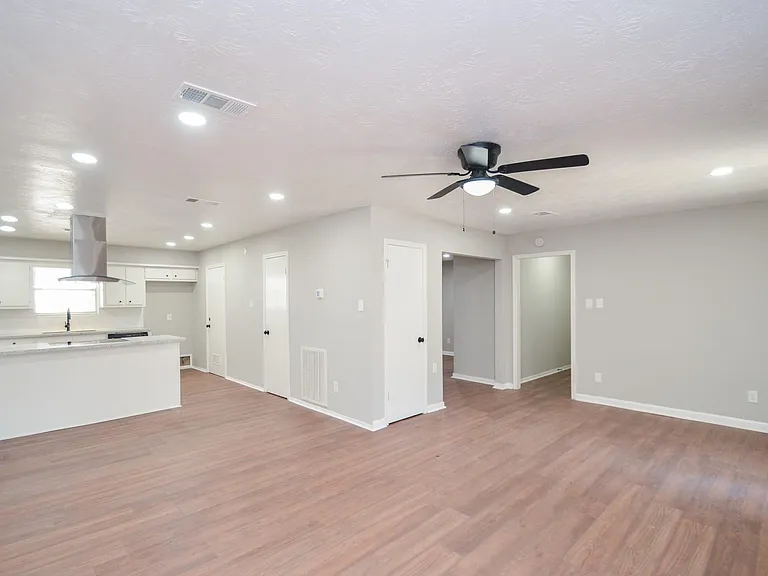 123 Cypress Ln — Photo 8