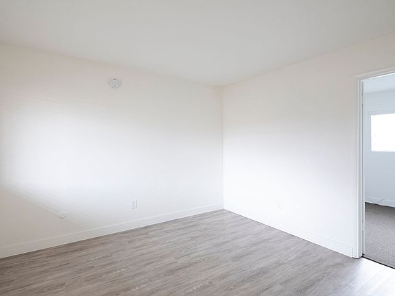 5th image of 608-638 E 24th St #620-19
