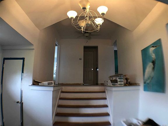5th image of 28 Fairlawn Ct