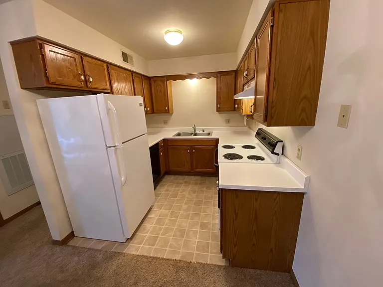 Riverbend East Apartments — Photo 21