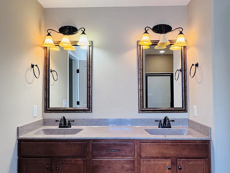 2469 Senseney Dr — Photo 11