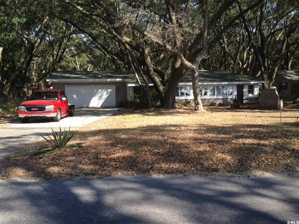 2nd image of 60 Bay Point Rd