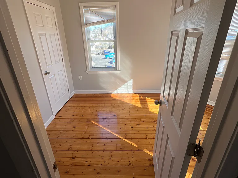 920 Crescent St #3 — Photo 4