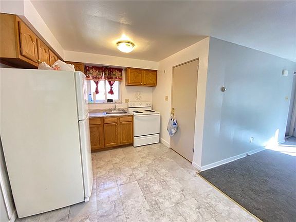 5th image of 237 Walpole Dr