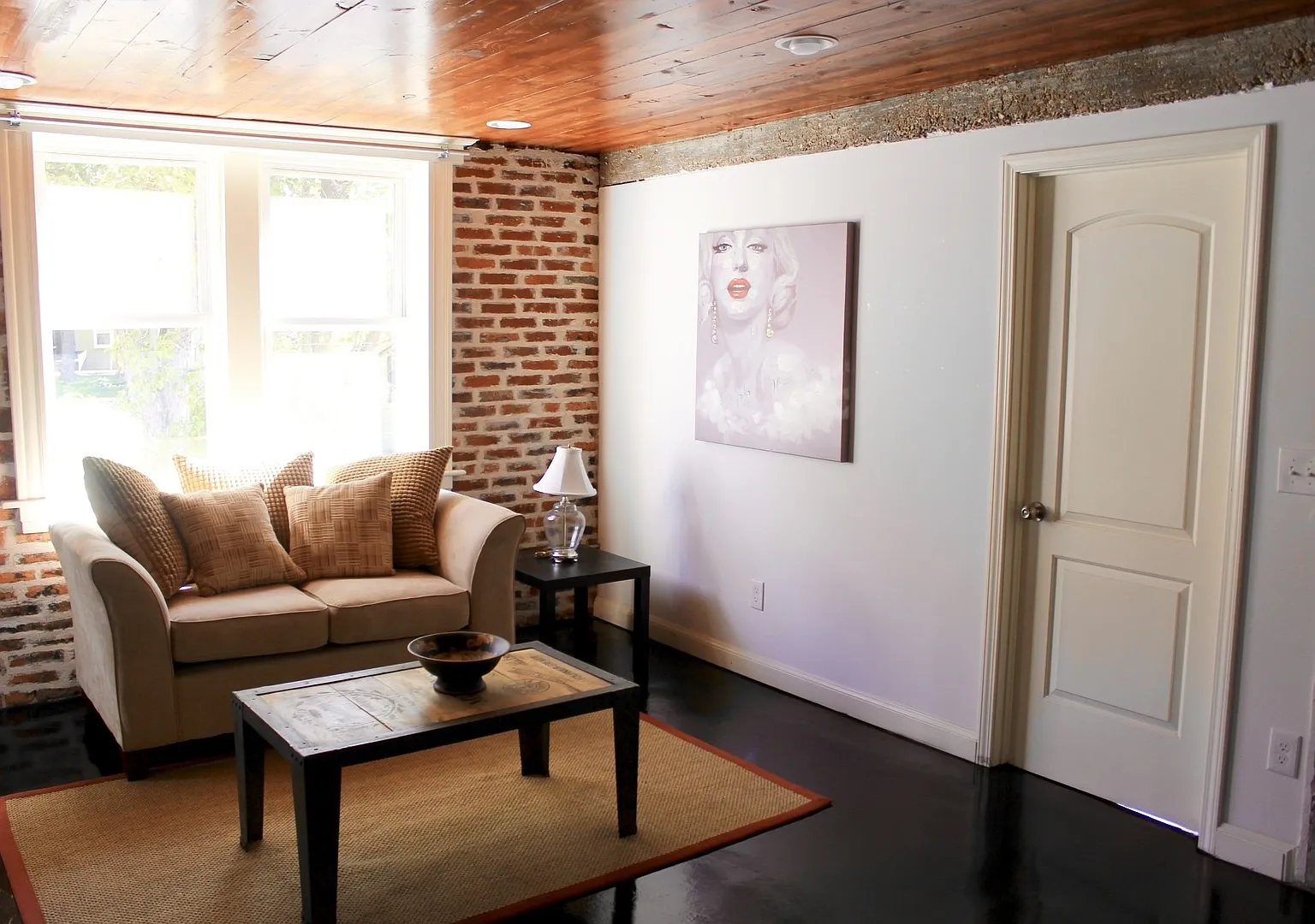 3535 Roger — Photo 1