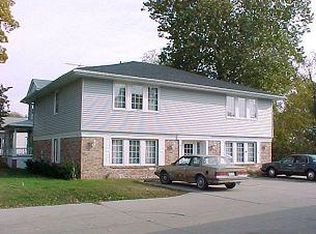 301 32nd St NE #1, Cedar Rapids, IA 52402