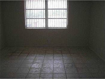 5th image of 2624 NE 32nd St APT 215