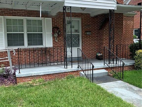 3rd image of 309 E 15th St