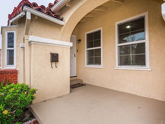 3rd image of 2817 W 85th St